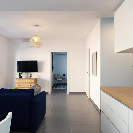 Apartament Greek Sky - New Modern With Shared Pool *